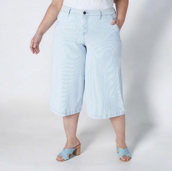 Lane Bryant Size 14 Wide Leg Crop Pinstripe Jean Culotte Capri High Rise 18" L - Picture 2 of 15